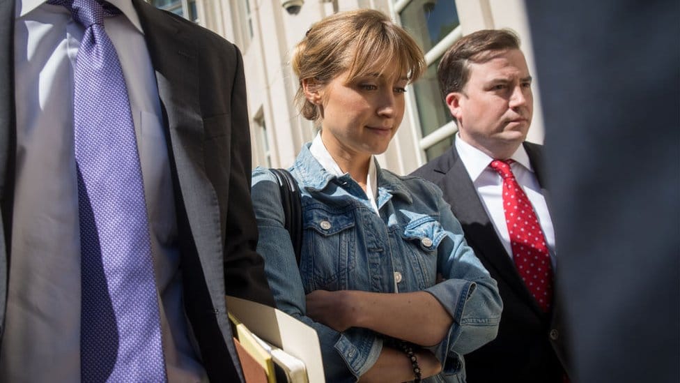 Caso Nxivm: por qué es tan difícil desmantelar una secta destructiva como la liderada por Keith Raniere