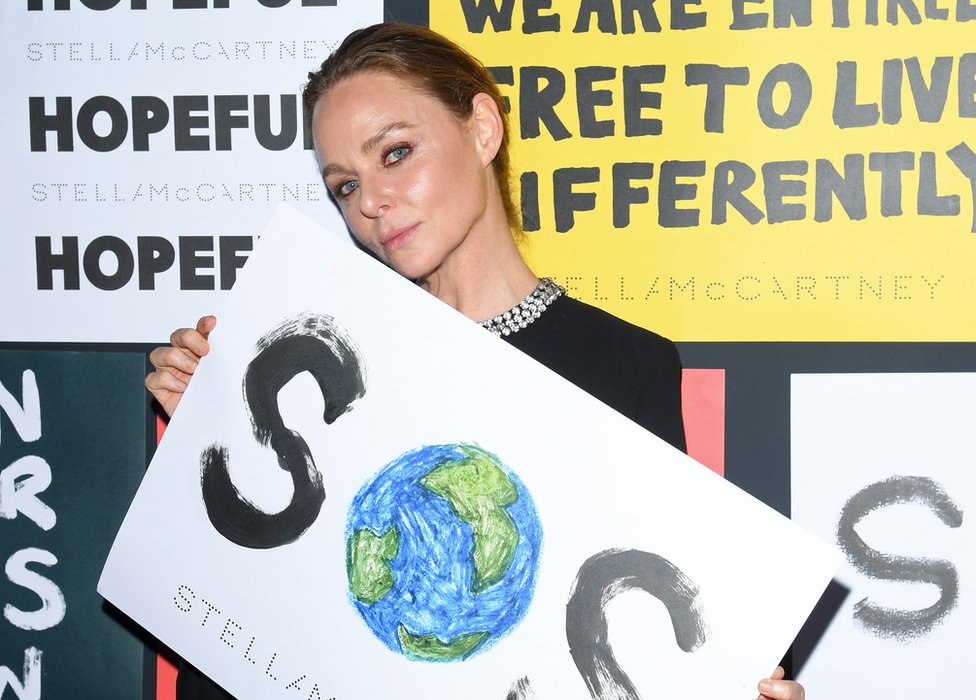 Por qué la famosa diseñadora de moda Stella McCartney recomienda no lavar la ropa