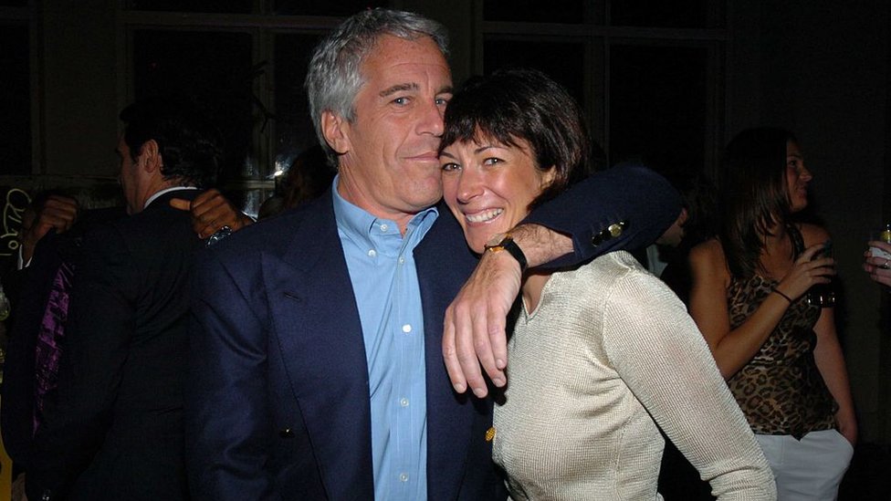 Jeffrey Epstein: quién es Ghislaine Maxwell, la celebridad de la alta sociedad y exnovia del multimillonario señalada en el escándalo de tráfico sexual