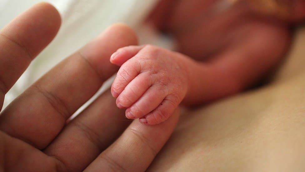 Uruguay: el caso de la madre condenada tras la muerte súbita de su bebé que divide al país