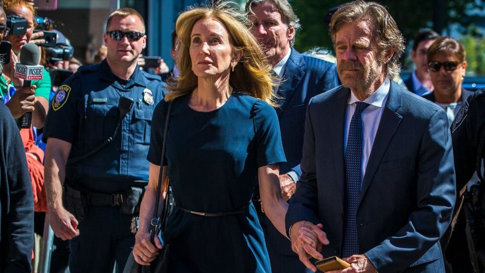 Felicity Huffman: condenan a 14 días de cárcel a la actriz en uno de de los mayores escándalos de corrupción educativa en Estados Unidos