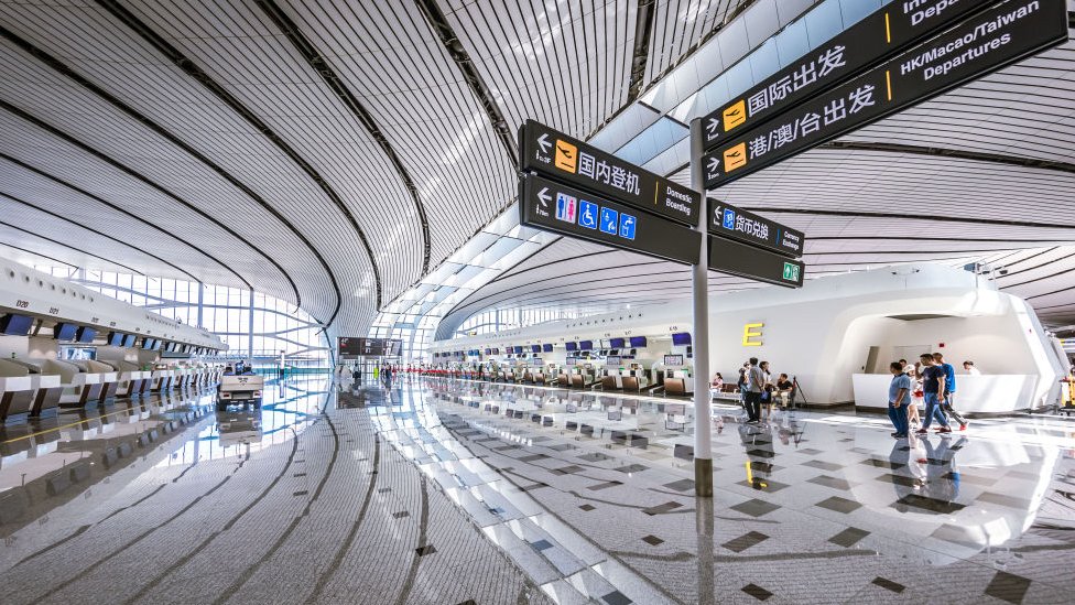 Pekín-Daxing: el espectacular aeropuerto con forma de estrella de mar gigante que estrena la capital china