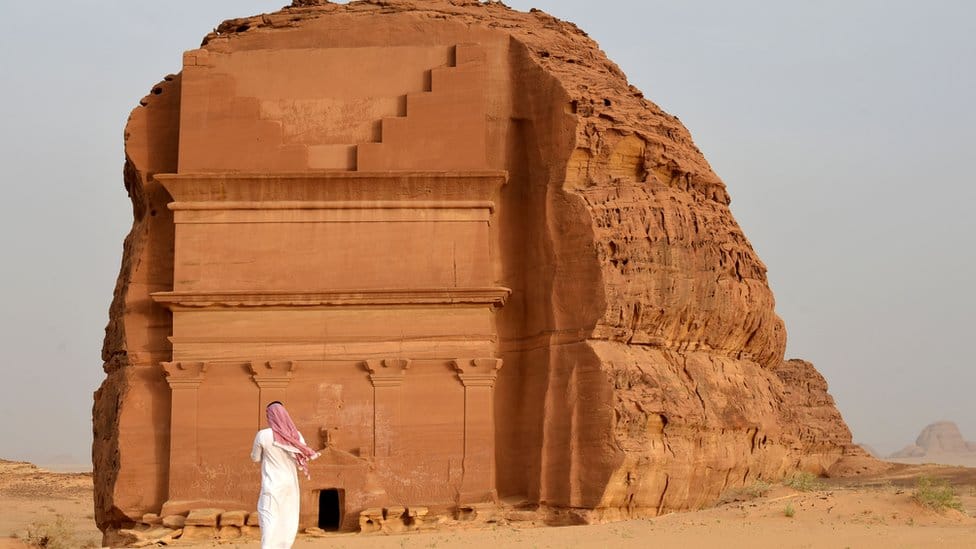 Arabia Saudita permitirá por primera vez la entrada de turistas, pero solo de algunos países