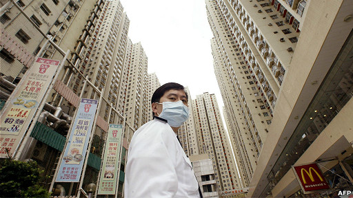 A diez años de su brote, Hong Kong todavía siente el legado del virus del SRAS