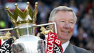 Alex Ferguson anuncia su retiro del Manchester United