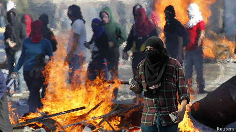 Desenmascarando a los encapuchados chilenos