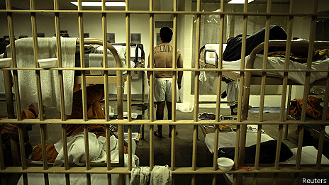 Estados Unidos aplica válvula de escape a prisiones
