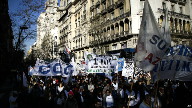 Argentina: huelga general dificulta transporte en Buenos Aires