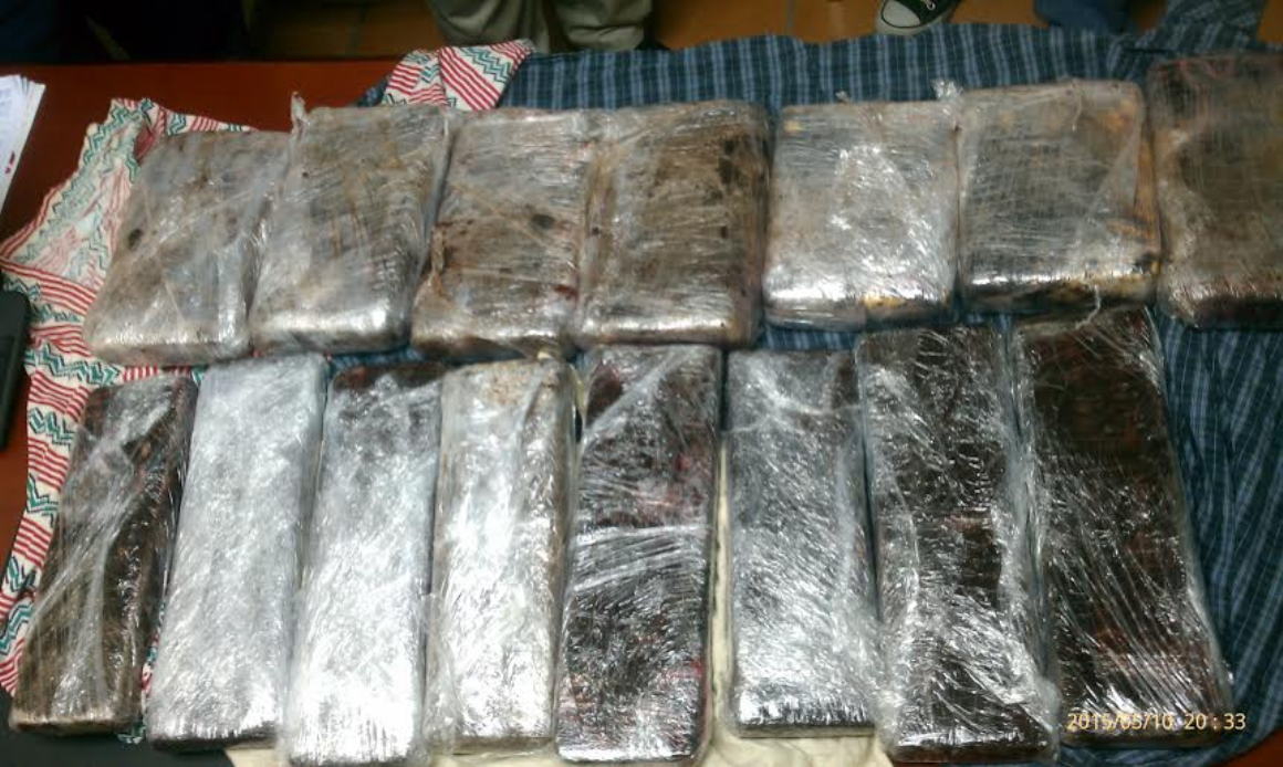 Apresan en aeropuerto Punta Cana dos personas tratando de traficar drogas