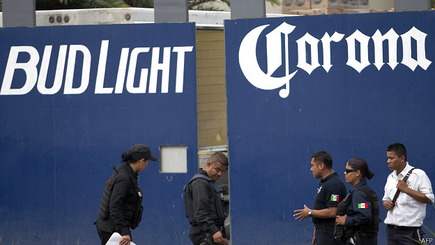 México: diez muertos en balacera en almacén de cerveza de Nuevo León