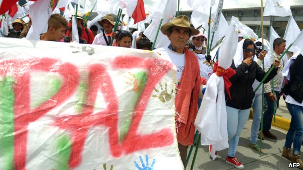 Cuánto cuesta, cómo se paga y qué se puede ganar con una eventual paz en Colombia