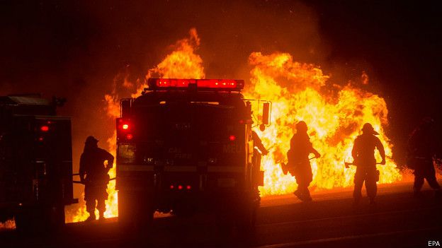 Incendios sin control destruyen decenas de miles de hectáreas en California