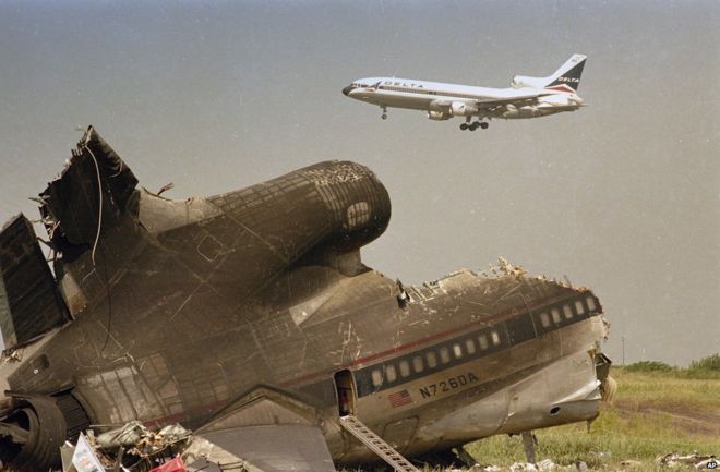¿Qué aprendimos de agosto de 1985, el mes más negro de la aviación comercial?