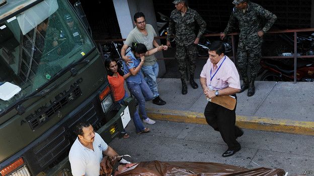 ¿Por qué El Salvador vive "los días más violentos del siglo"?