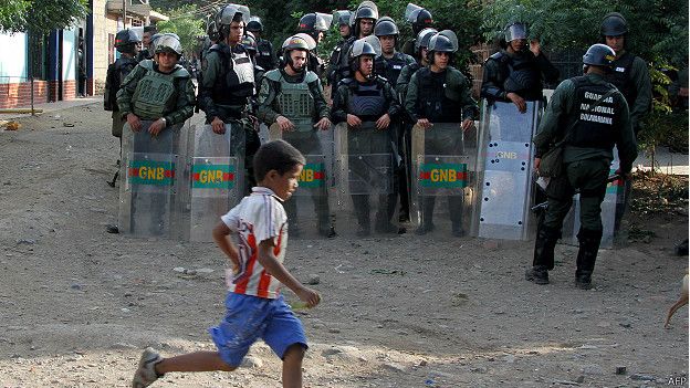 Qué se dice de la crisis de la frontera entre Venezuela y Colombia en Caracas y Bogotá