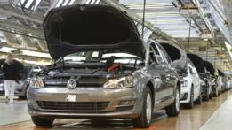 Acciones de Volkswagen bajan un 20% debido al escándalo del "dispostivo manipulador"