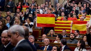 España: Tribunal Constitucional suspende declaración independentista de Cataluña
