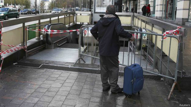 Bruselas en altera máxima en busca de "varios sospechosos"
