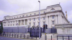 Ley de aborto de Irlanda del Norte viola los derechos humanos, dice Tribunal Supremo