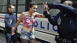 La feminista tunecina cuyo desnudo escandalizó al mundo árabe