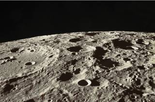 La verdadera historia de los sonidos del lado oscuro de la Luna que intrigaron a los astronautas del Apolo 10