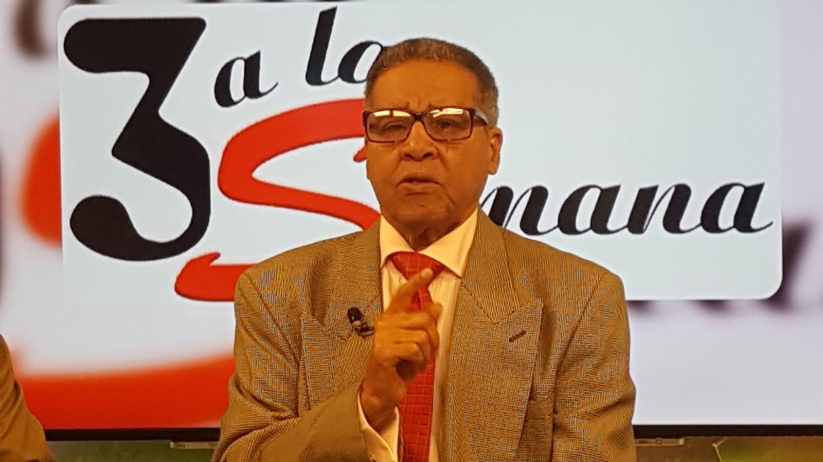 Cruz Infante afirma República Dominicana es un país atrasado políticamente