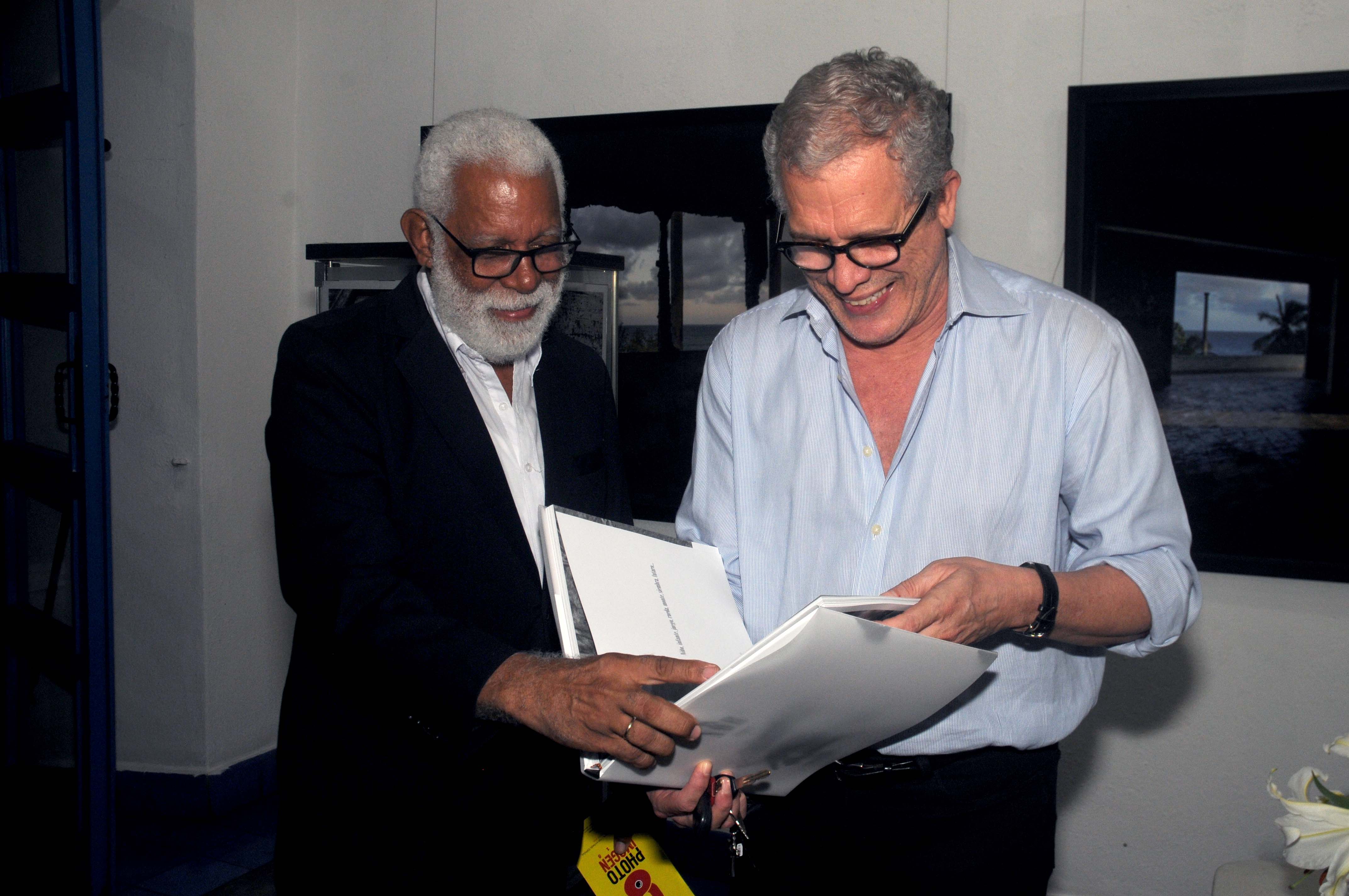 Comunidad fotográfica dominicana celebra el libro Blanco