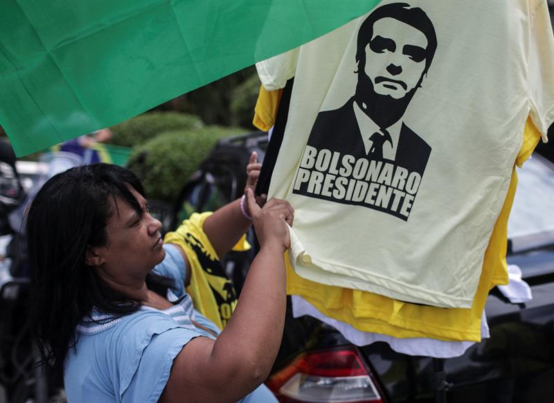 Bolsonaro se une a Chávez, Perón y otros militares electos en las urnas