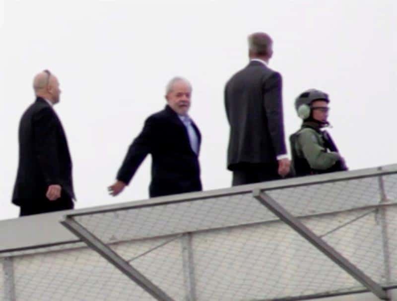 Lula abandona la prisión para ir al entierro de su nieto