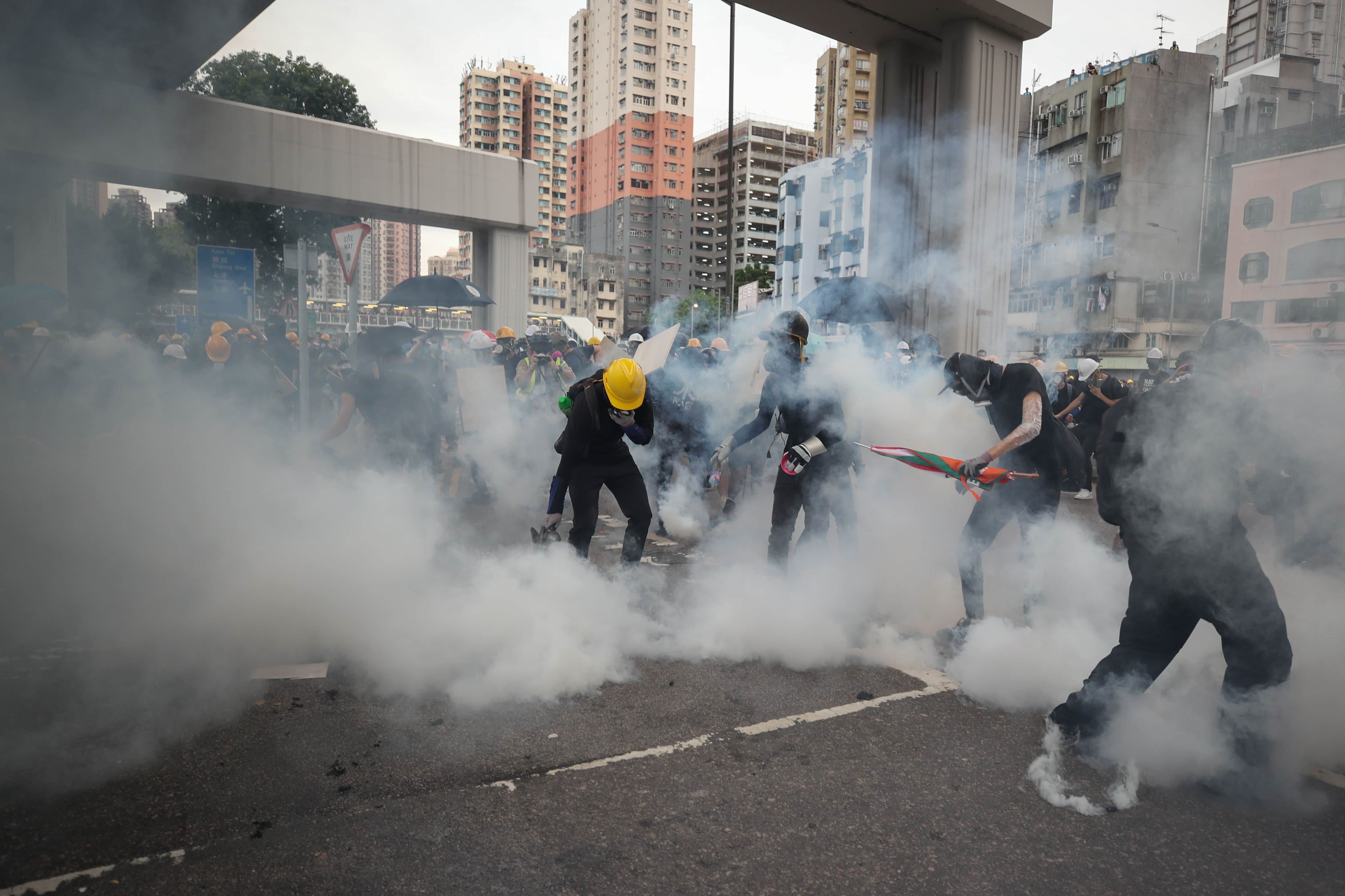 Protesta desoye prohibición policial de apaciguar Hong Kong