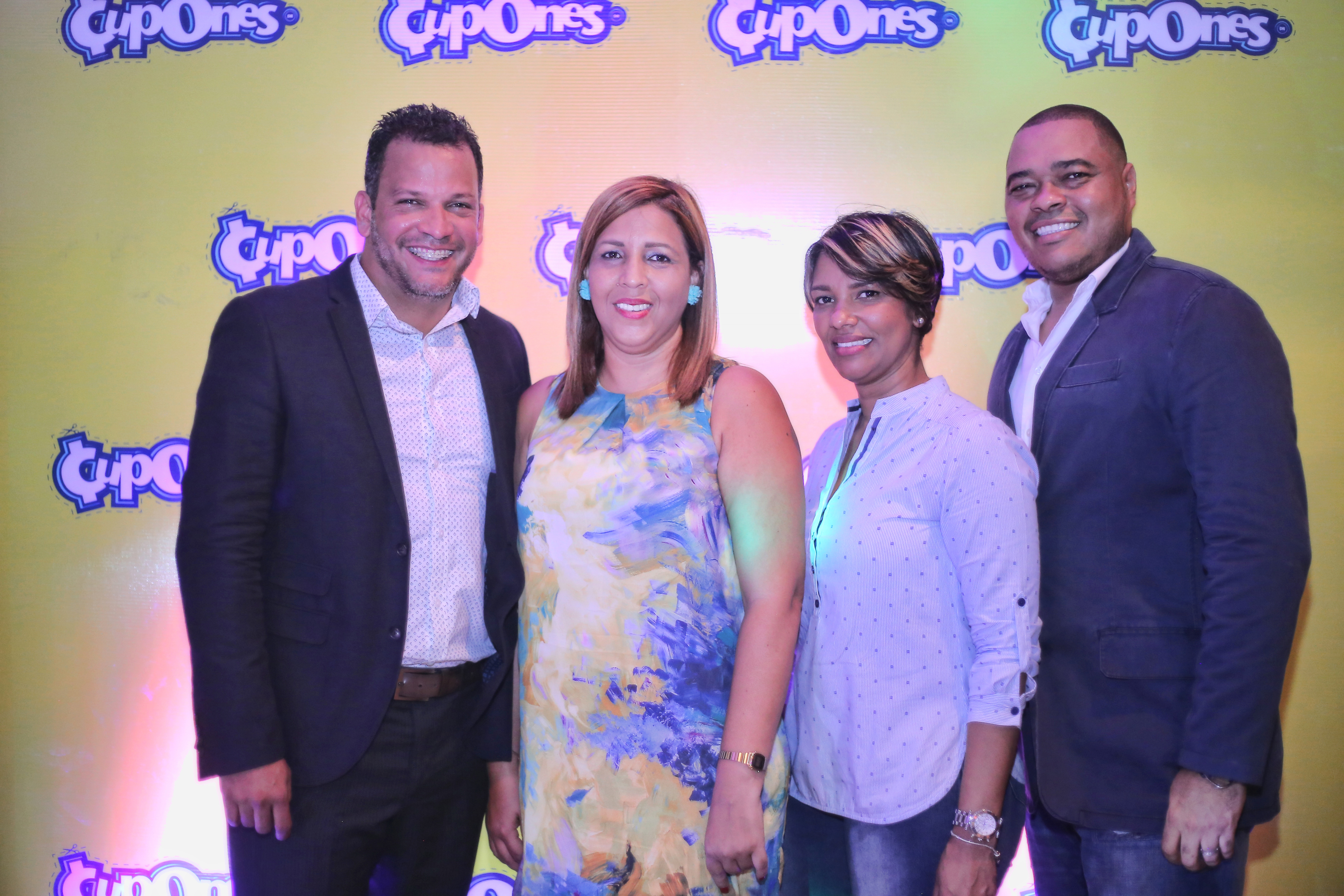 Presentan libro de cupones 