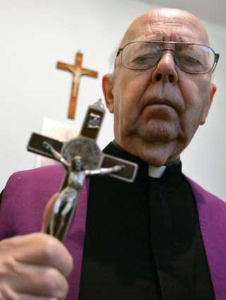 Muere Gabriele Amorth, "el exorcista más famoso del mundo"