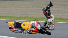 La milagrosa recuperación de Dani Pedrosa, el piloto que volverá a correr a pesar de fracturarse la clavícula, el peroné y el pie