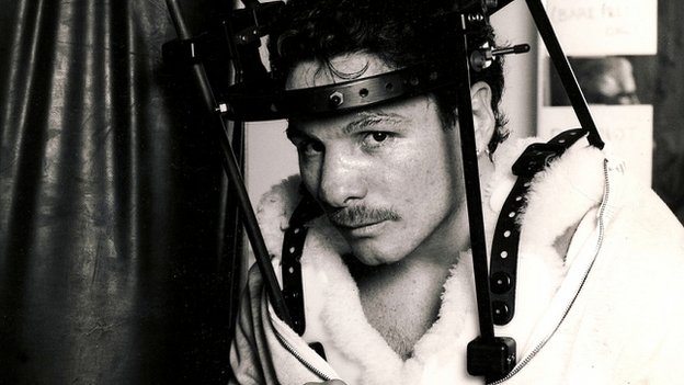 La increíble historia de Vinny Pazienzia, el "Demonio de Pazmania" al que ni un cuello roto le impidió volver al ring y ganarle a Roberto Durán