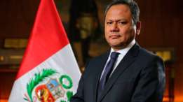 “Mi error fue haberme enamorado”: el ministro de Defensa peruano que renunció tras ascender a su actual pareja