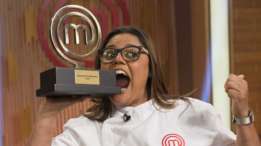 "Toma una escoba y barre el piso": la polémica en Brasil por los comentarios sexistas a la ganadora de Master Chef