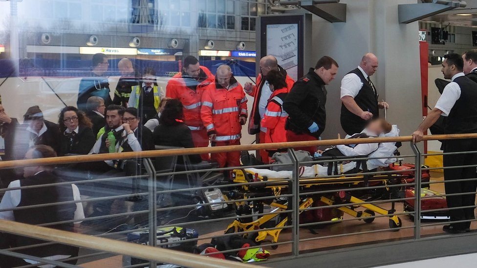 Alemania: el caos en el aeropuerto de Hamburgo por un "gas irritante" vertido en el sistema de ventilación