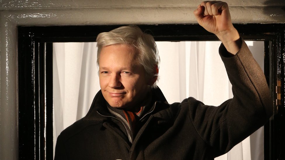 Julian Assange "invita" al opositor Guillermo Lasso para que se "retire" de Ecuador en un mes