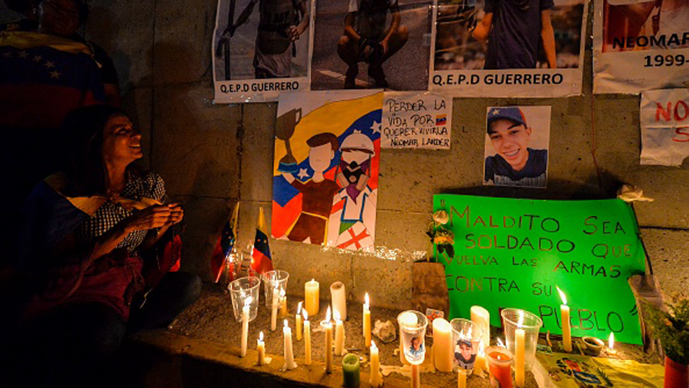 Las versiones contradictorias de la muerte del joven Neomar Lander, de 17 años, en las protestas en Venezuela
