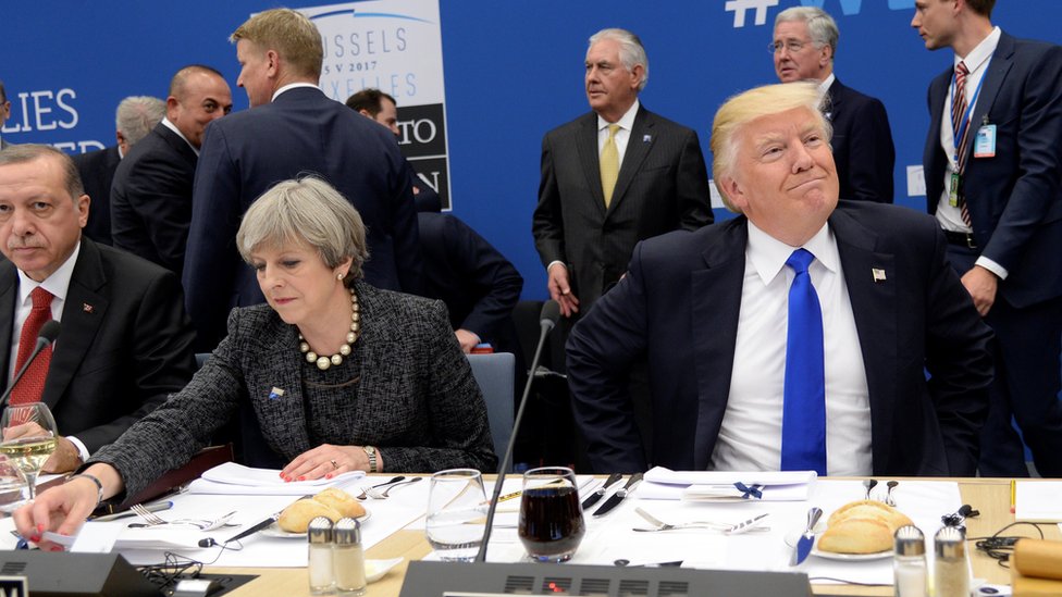 ¿Estamos siendo testigos del fin del dominio angloparlante en la escena internacional?