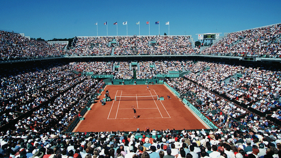 La fascinante historia de Roland Garros, las canchas de tenis que han sido testigo de lo mejor y lo peor de Francia