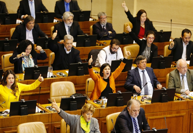 El Congreso de Chile aprueba el proyecto de ley para despenalizar el aborto que ahora pasará al Tribunal Constitucional