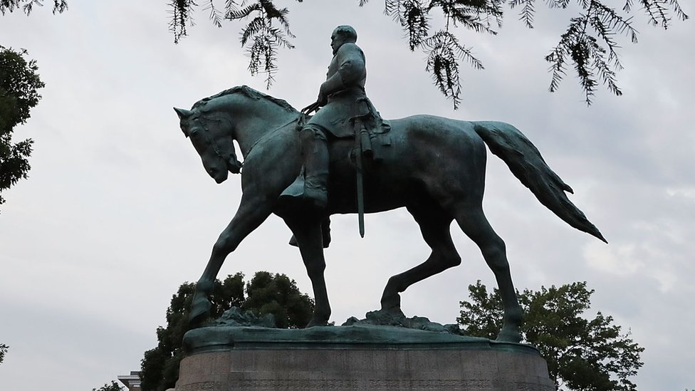 Quién fue el polémico general Robert E. Lee, cuya estatua está en el centro de las marchas de supremacistas blancos que desataron la violencia en Charlottesville
