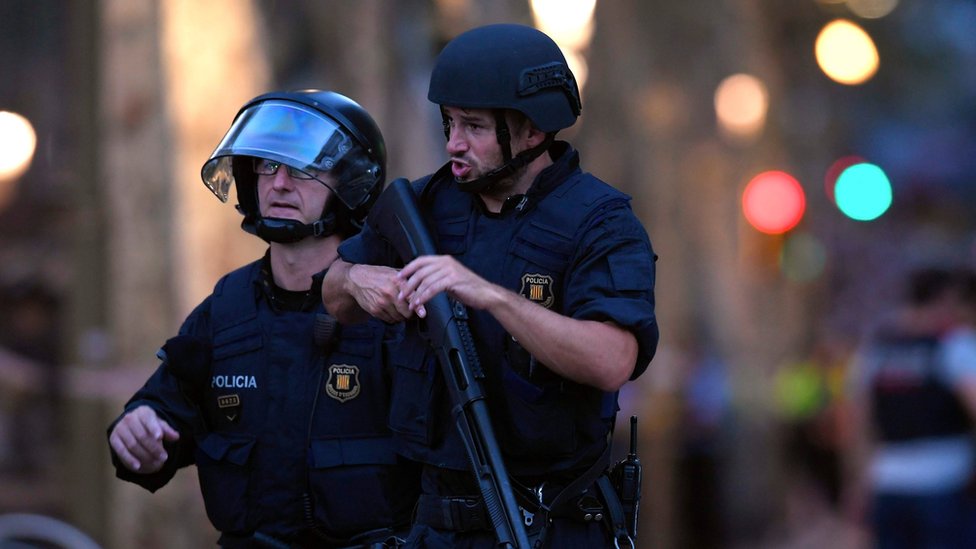 Lo que se sabe de los sospechosos del atentado con una furgoneta en Las Ramblas de Barcelona