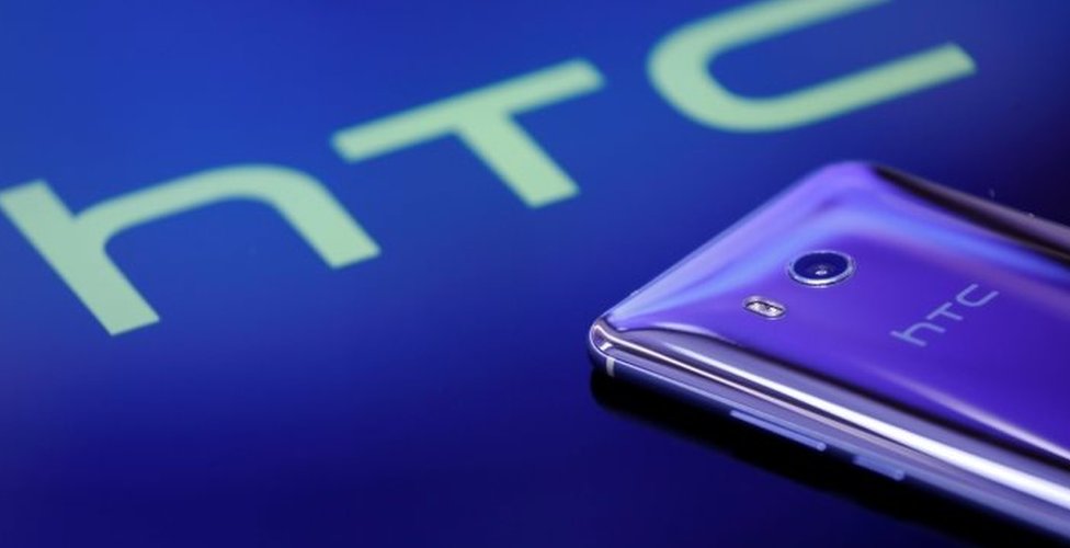 ¿Por qué Google compró parte de HTC por más de US$1.000 millones aunque no fabrica teléfonos tan populares como Samsung y Apple?
