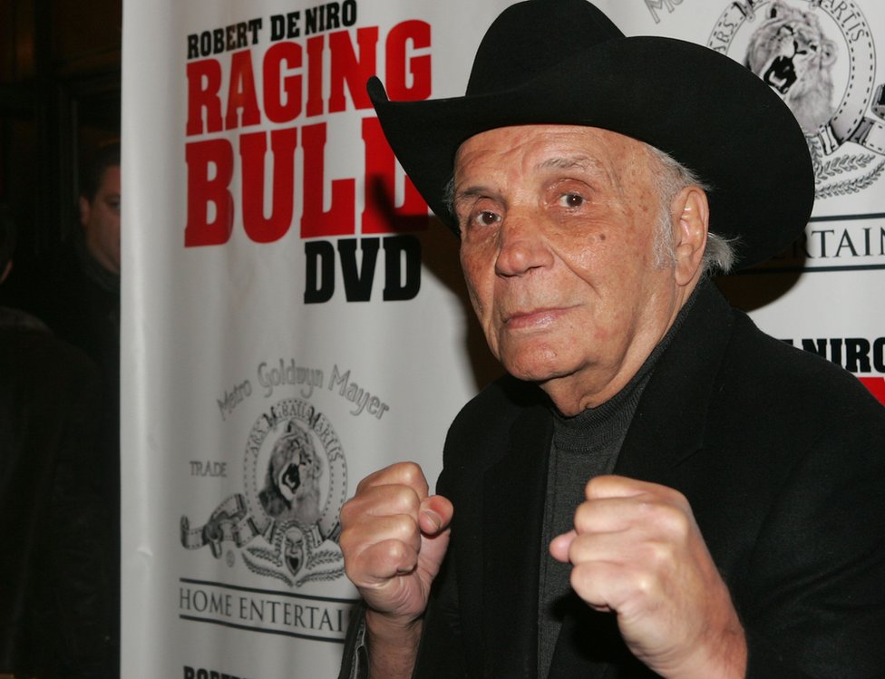 Muere Jake LaMotta, el legendario boxeador en cuya biografía se basó la película 