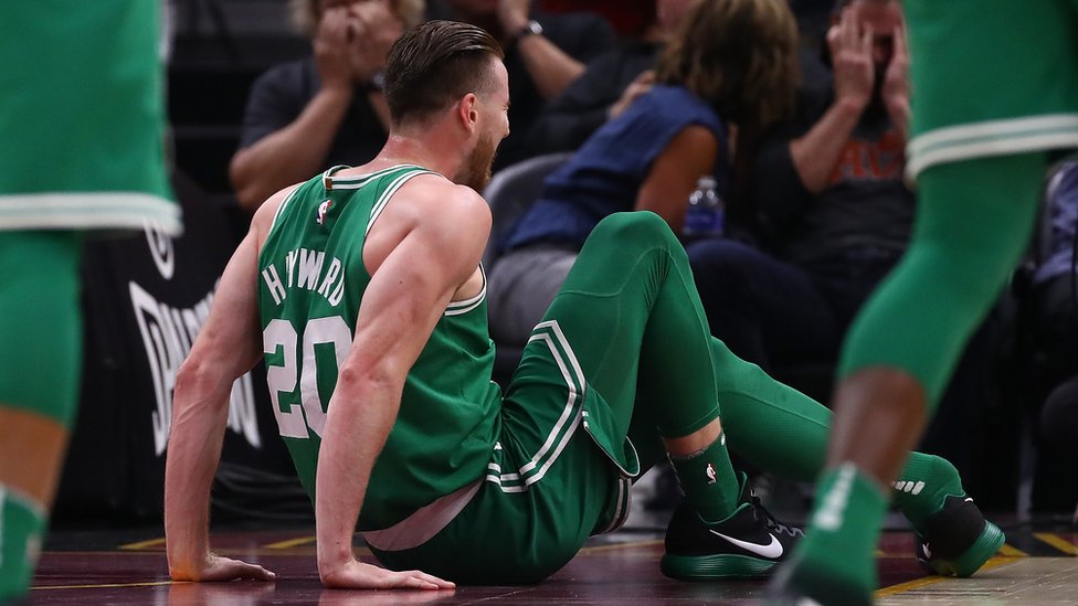 La escalofriante lesión de Gordon Hayward en su primer partido para los Boston Celtics luego de su fichaje por US$128 millones
