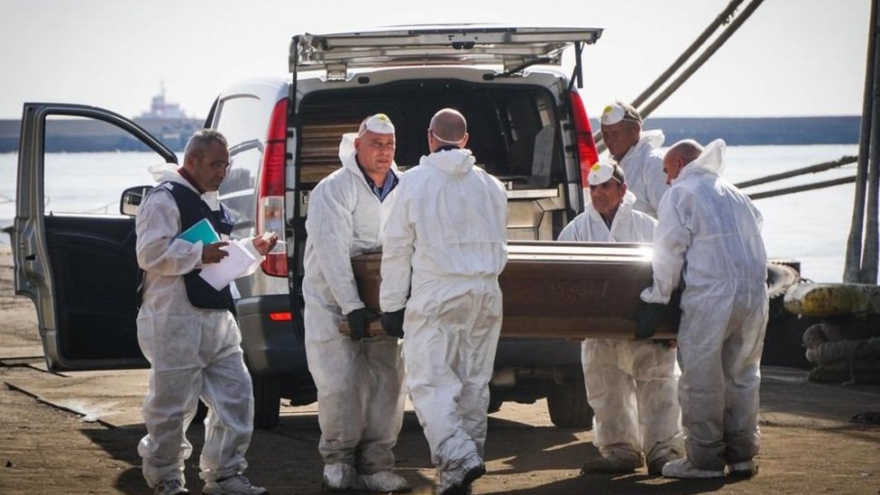 El misterio del hallazgo de los cuerpos de 26 adolescentes nigerianas en el Mediterráneo que Italia investiga