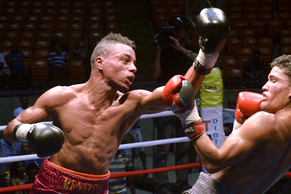 “Meneíto” Jiménez se paró, peleó y venció al venezolano Vargas