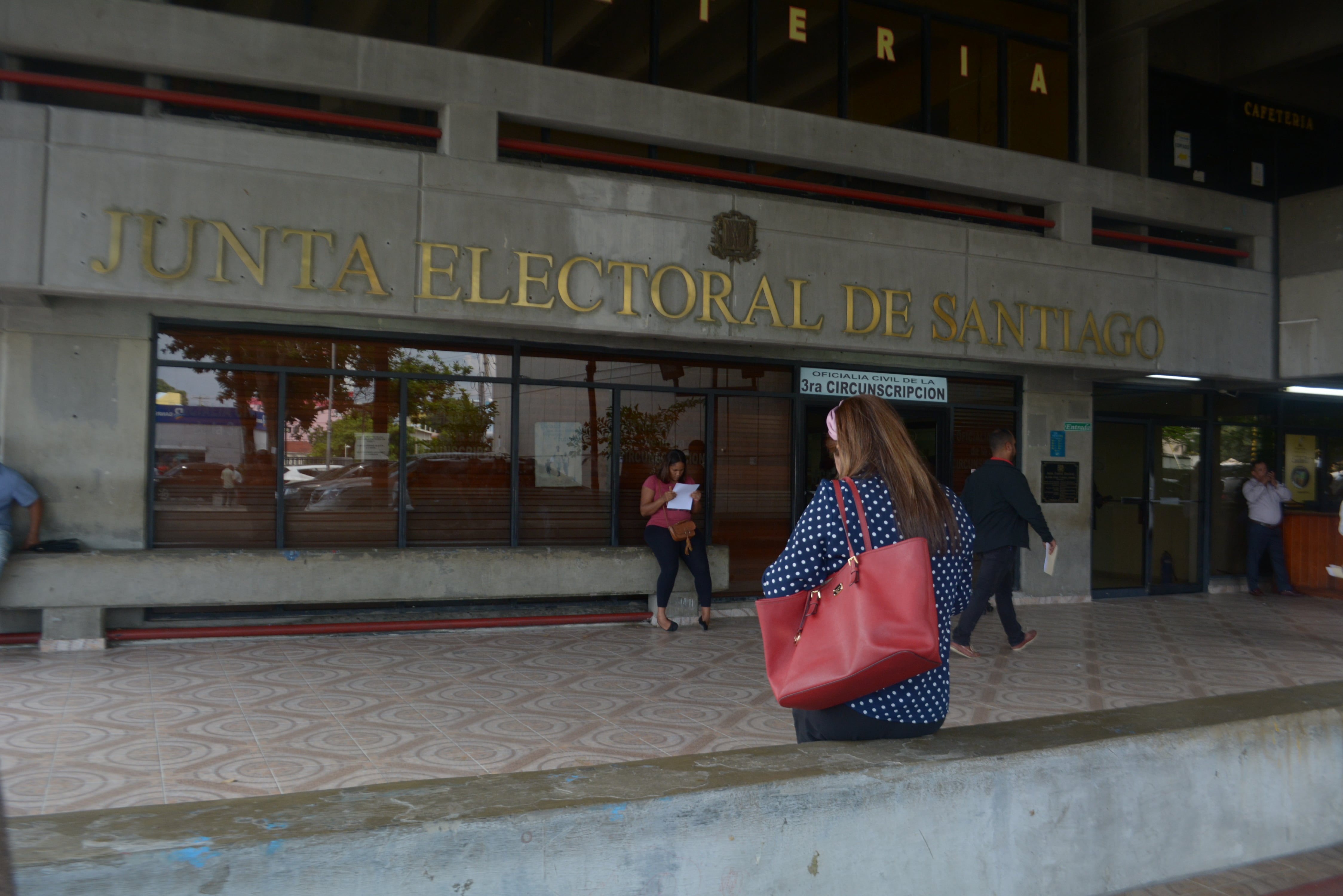 Cerca de un millón con derecho al voto en primarias en Santiago